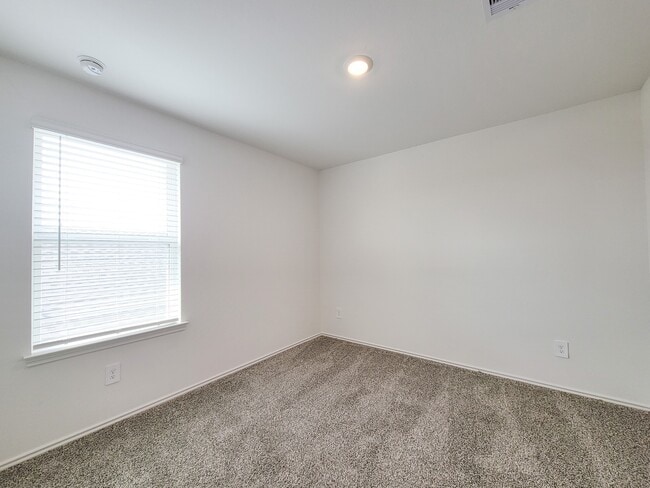 Building Photo - 4242 BROMHAM