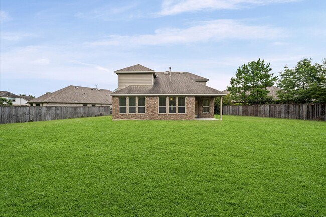 Building Photo - 10 Log House Ct