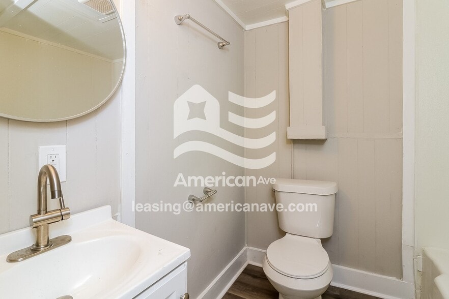 Building Photo - 111 Addie St