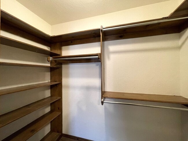 Building Photo - 12409 Hastings Rd