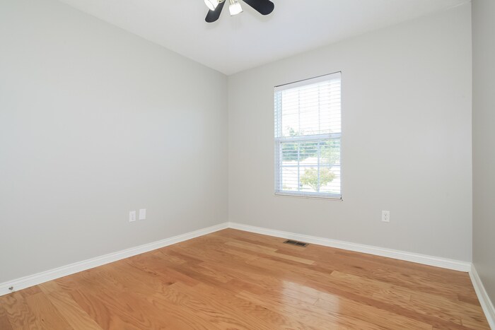 Building Photo - 7 N Brushwood Ct
