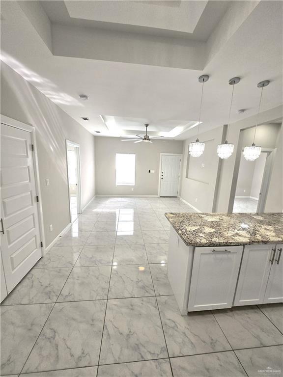 Building Photo - 14 W Woodson Dr