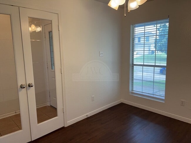 Building Photo - 3304 Catalina Dr