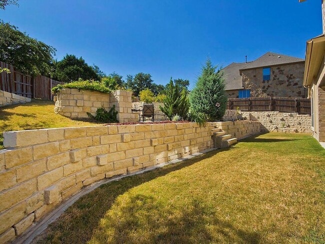 Building Photo - 271 Longmont Ln