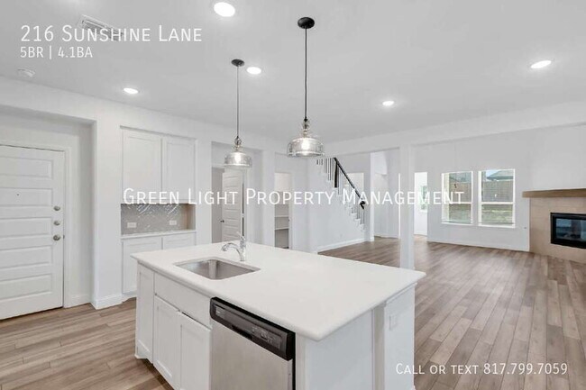 Building Photo - 216 Sunshine Ln