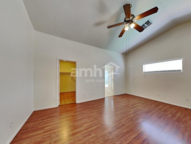 Building Photo - 15905 W Saguaro Ln