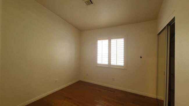 Building Photo - 1413 Iron Springs Dr
