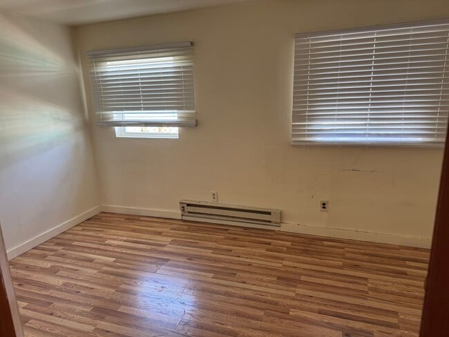 Building Photo - Gooseberry Point 2 Bed 1 Bath