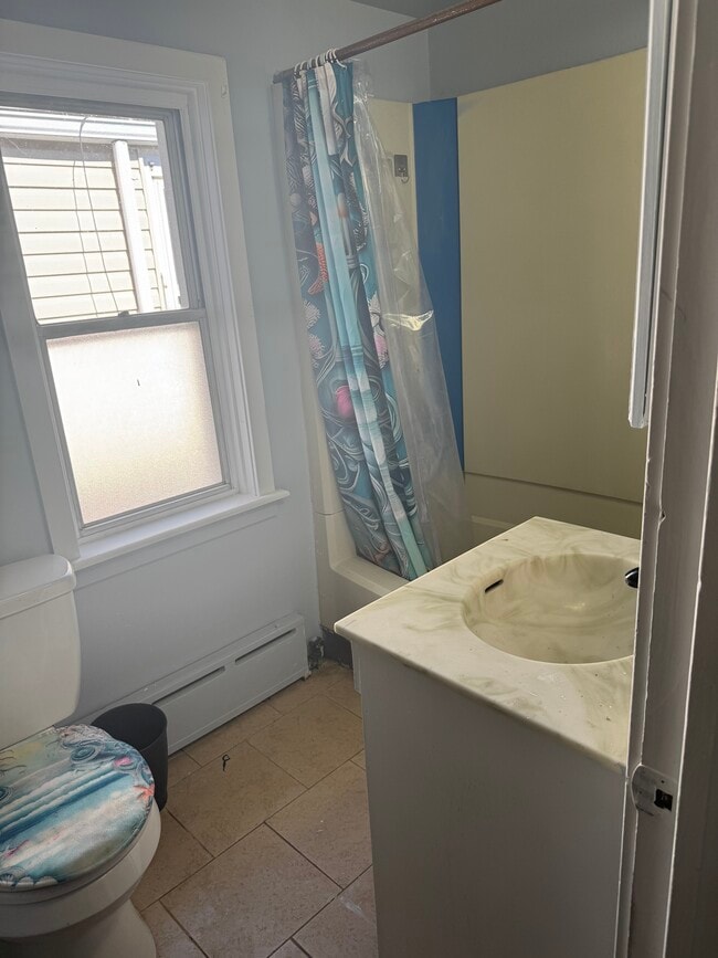 Building Photo - 1015 Birch St