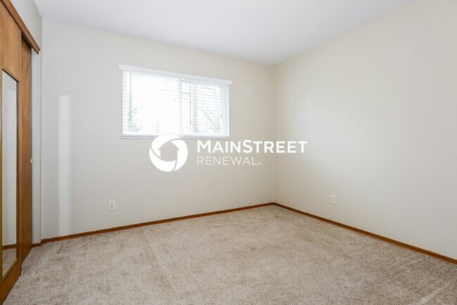 Building Photo - 3 Bedroom Pet-Friendly Home in Arnold, MO with Main Street Renewal