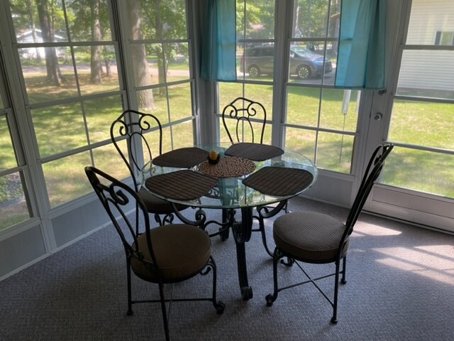 Building Photo - 9619 Manitou Park Dr