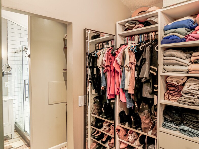 Building Photo - 2264 Ferndown Dr