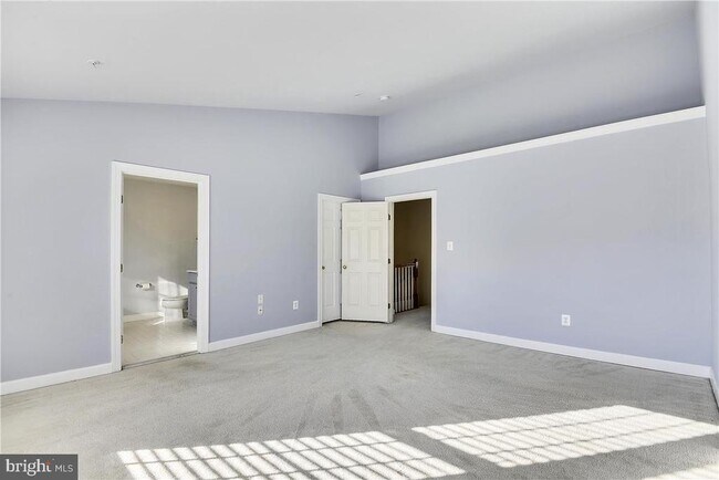 Building Photo - 12923 Benton Park Cir