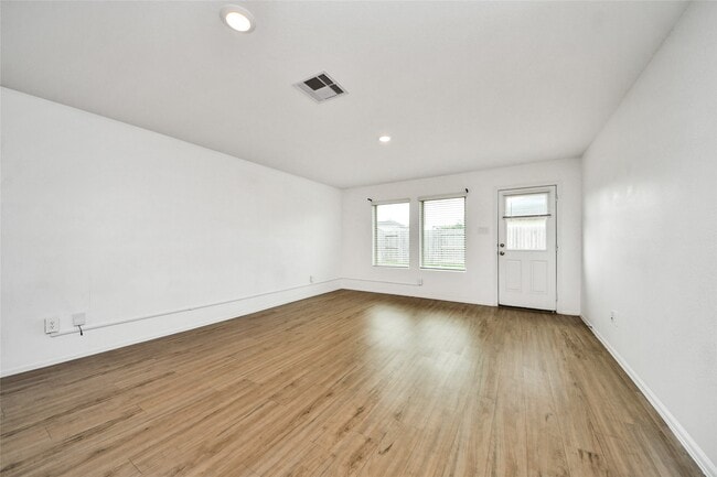 Building Photo - 18915 Sorento Bay Ln