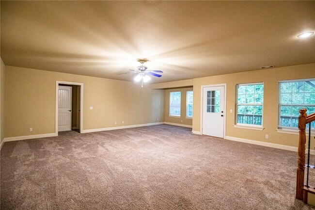 Building Photo - 605 Tunbridge Dr