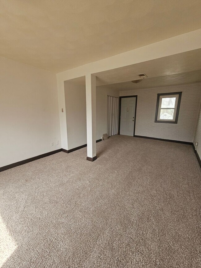 Building Photo - 3612-3612 Central Ave