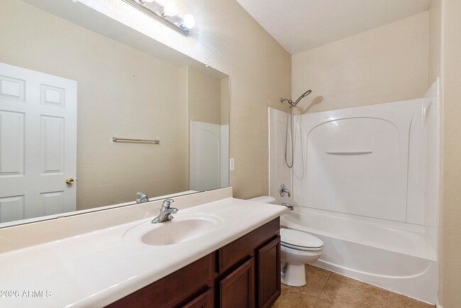 Building Photo - 6209 S 43rd Dr