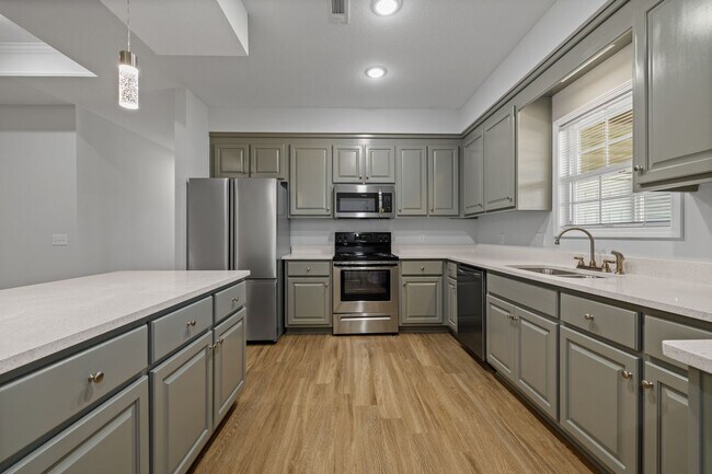 Building Photo - 170 Wingate Ave