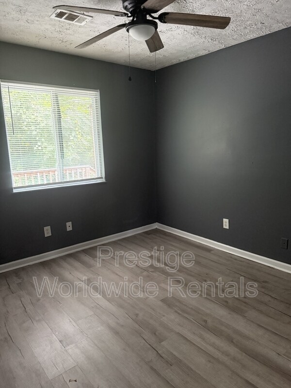 Building Photo - 4125 Sandfort Rd
