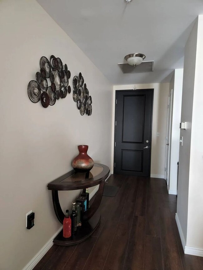 Building Photo - First Months Rent OFF ! Beautiful 1 bedroo...