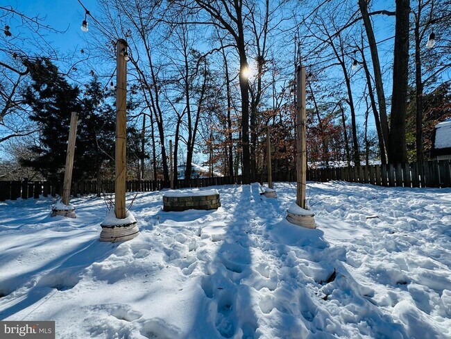 Building Photo - 1101 Harbour Dr