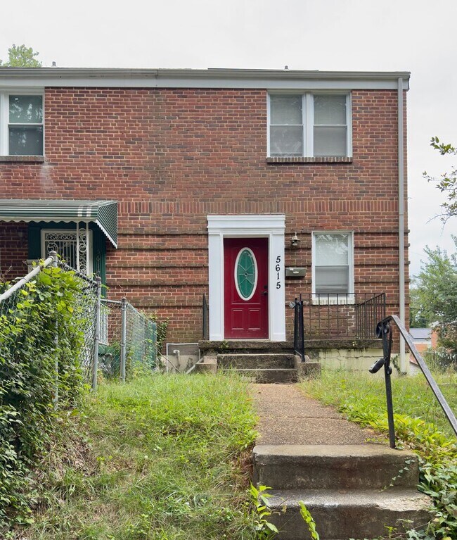 Building Photo - 5615 Belle Ave