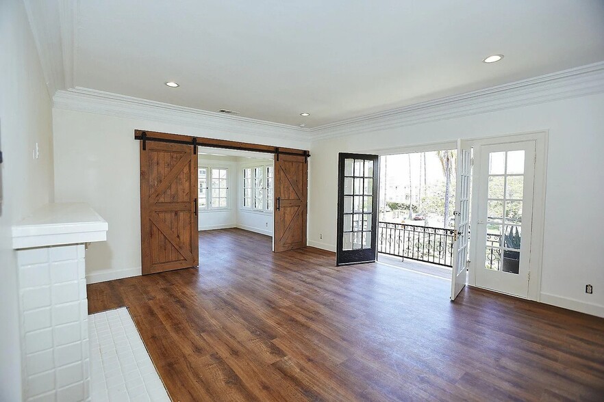 Primary Photo - 3520 W 12th St