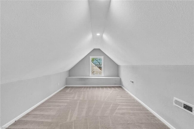 Building Photo - Charming & Fully Updated 4-Bedroom Home – ...