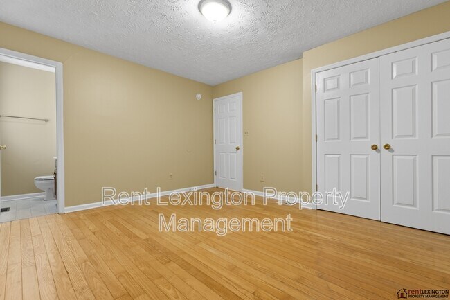 Building Photo - 531 Bell Pl Dr