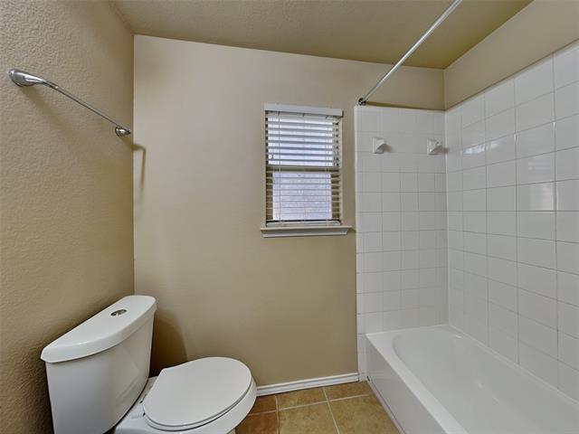 Building Photo - 1114 Bexar Ave