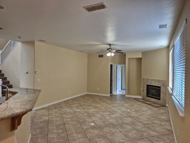 Building Photo - 4 Bedroom 3 Bath home with loft and bonus room