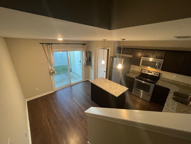Building Photo - Beautiful Goodlettsville Condo Rental – 2 Bed, 2.5 Bath