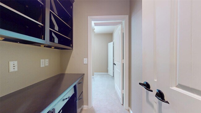 Building Photo - 12314 Meadow Breeze Dr