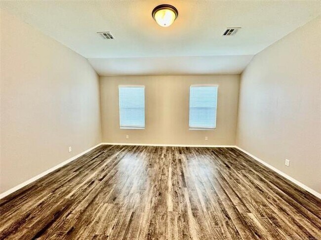 Building Photo - Newer build in Cherry Creek Phase III.