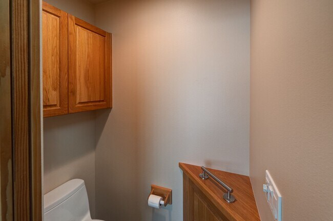 Building Photo - 2759 NW Champion Cir