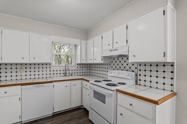 Building Photo - 119 Sunnywood Dr