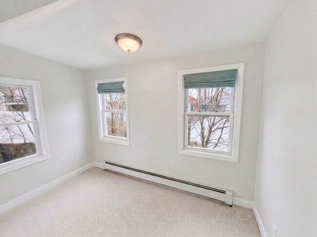 Building Photo - Beautiful Condo In Beverly MA!