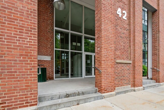 Building Photo - 42 8th St