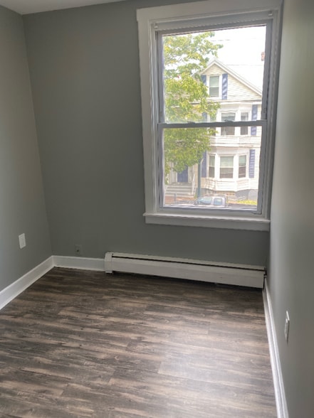 Building Photo - 360 Cumberland Ave