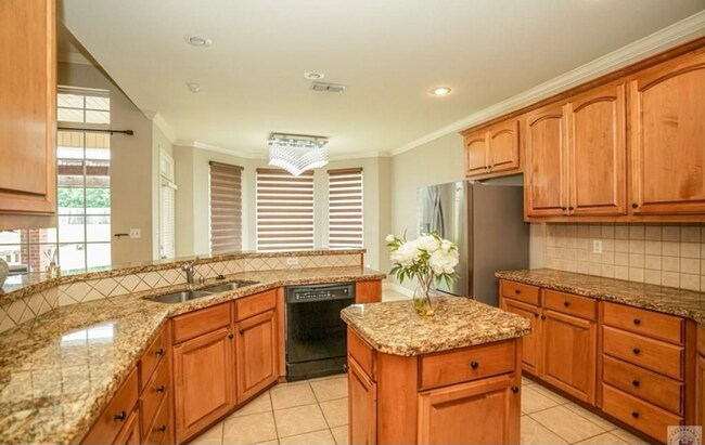 Building Photo - Beautiful, Spacious 4 bedroom Home for Rent!