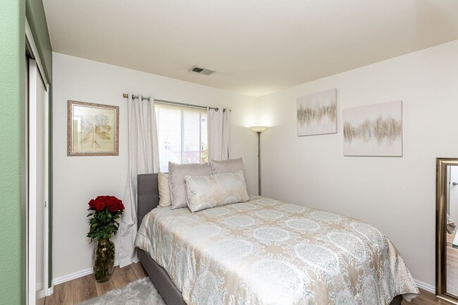 Building Photo - ***CHARMING CHULA VISTA 4/2 HOME, PET FRIE...