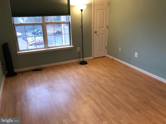 Building Photo - 1055 Gardenview Loop