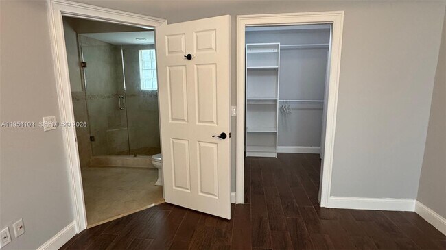 Building Photo - 3215 NE 184th St