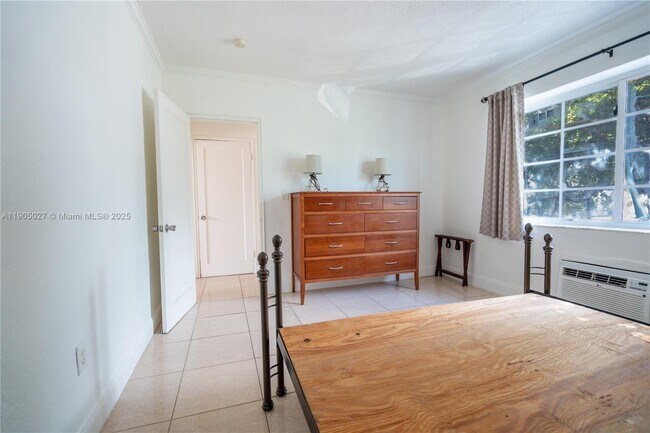 Building Photo - 7435 Harding Ave