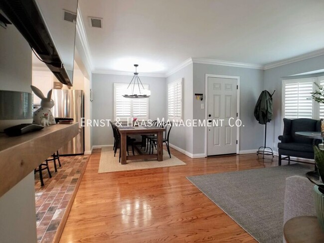 Building Photo - Beautifully Remodeled 2 Bedroom Lakewood H...