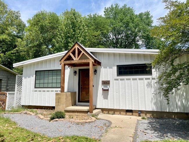 Primary Photo - 3/2 House in Northeast Jackson!