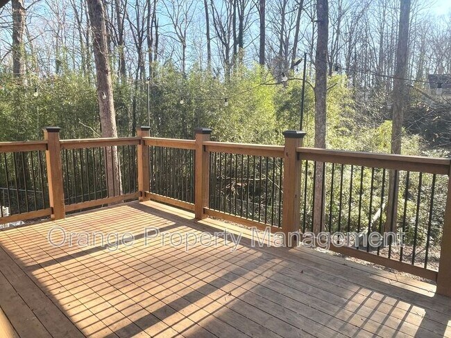 Building Photo - 328 Wellington Way