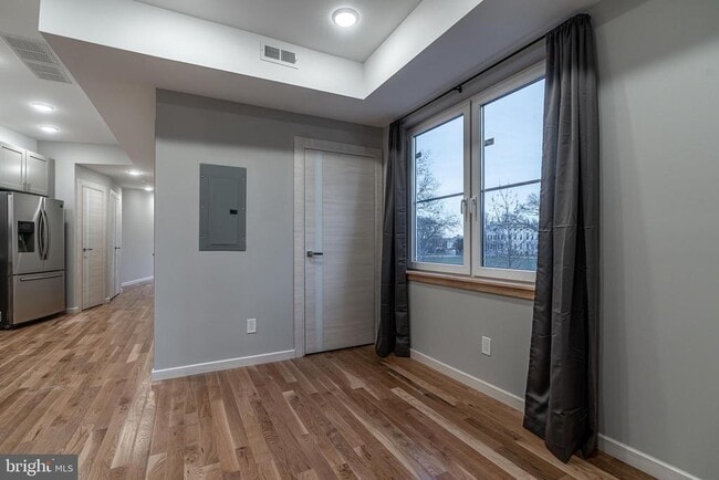 Building Photo - 2045 N College Ave