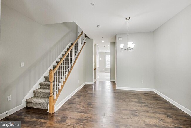 Building Photo - 3274 Amazon Ln