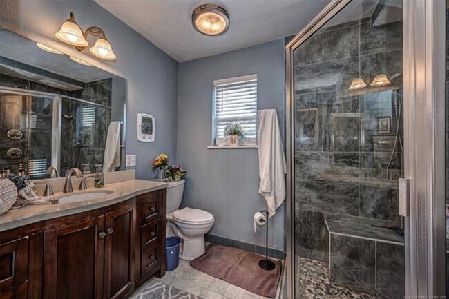 Building Photo - Furnished 3 Bed / 2 Bath Rental Near Lake Texoma – Internet Included!